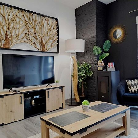Black&White Home-By So'Serenityhome-Balcon-Parking クリューズ エクステリア 写真